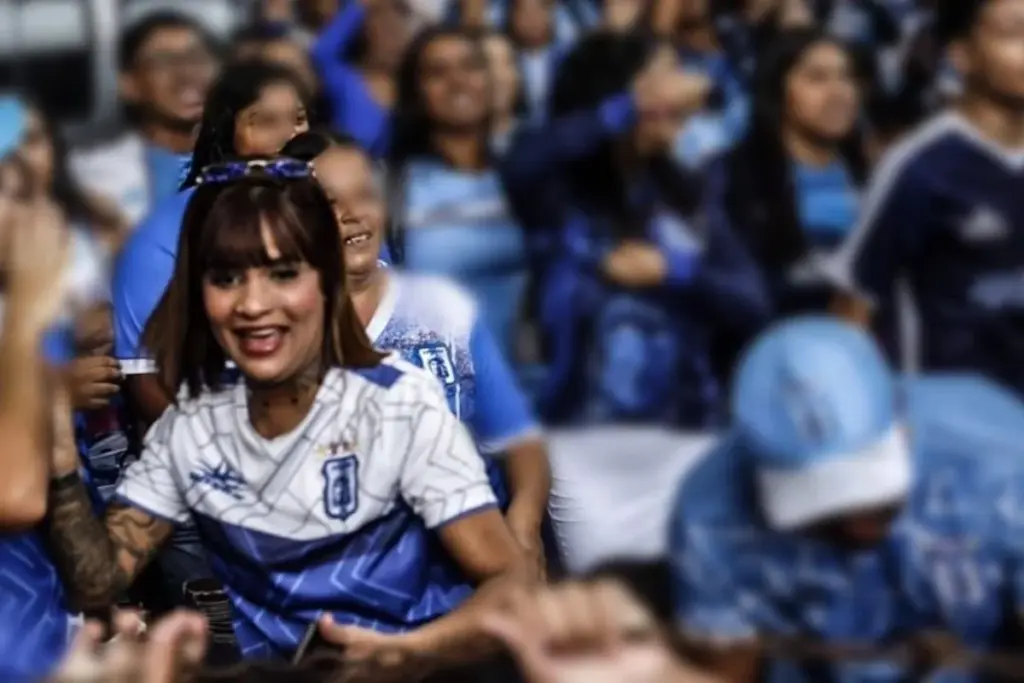 morta-arrastada:-enterro-de-tainara-vira-ato-contra-feminicidio