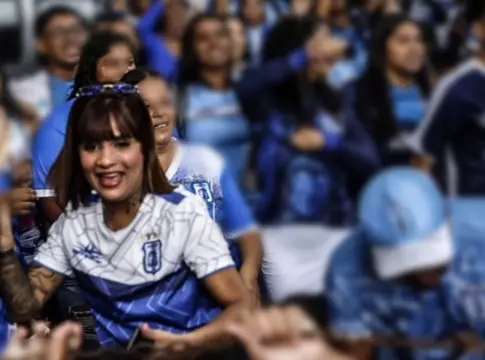 morta-arrastada:-enterro-de-tainara-vira-ato-contra-feminicidio