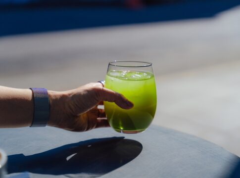 aprenda-a-fazer-suco-refrescante-para-desinchar-apos-a-ceia-de-natal