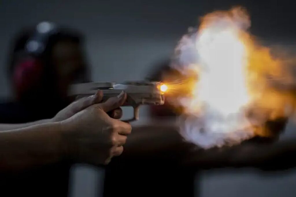 natal-de-sangue:-jovem-e-morto-a-tiros-em-churrasco-na-frente-da-mae