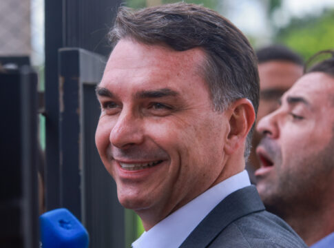 flavio-bolsonaro-comemora-empate-com-lula-no-2o-turno-em-nova-pesquisa