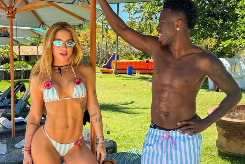 foto:-em-trancoso,-virginia-fonseca-agita-a-web-com-beijao-em-vini-jr.