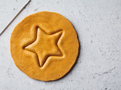 faca-o-dalgona-candy,-doce-da-serie-round-6-que-liderou-buscas-em-2025