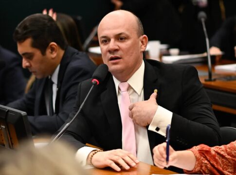 oposicao-suspende-recesso-para-pressionar-por-impeachment-de-moraes