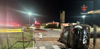 carro-bate-em-poste-na-df-480-e-jovem-tem-traumatismo-craniano-grave