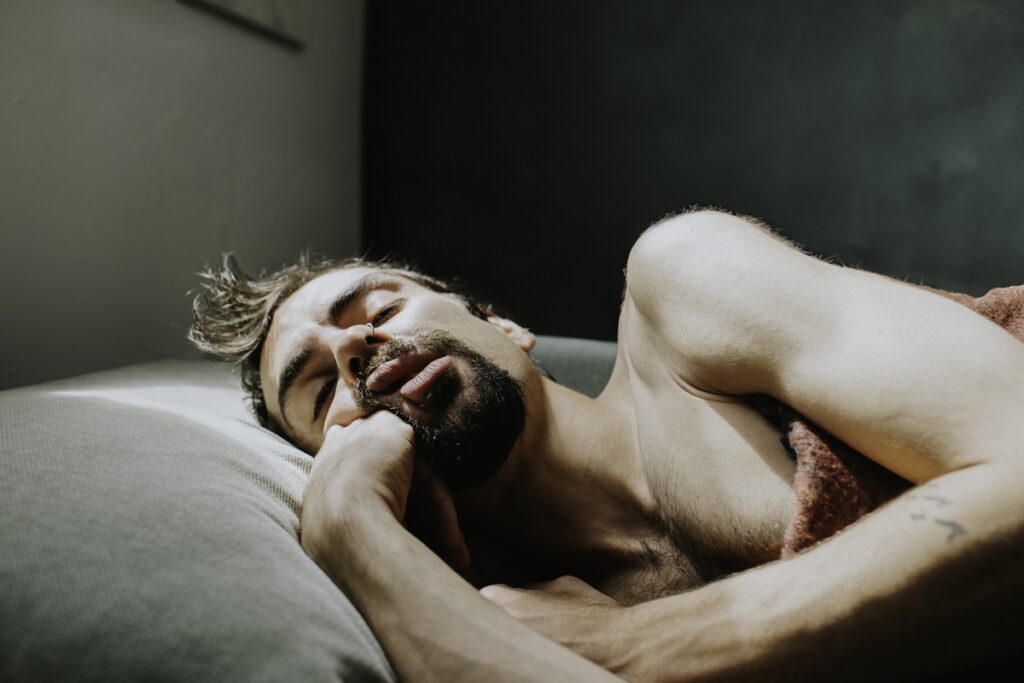 veja-como-aproveitar-as-festas-de-fim-de-ano-sem-afetar-(tanto)-o-sono