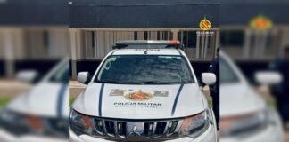 cocaina-na-igreja:-adolescente-tenta-se-livrar-de-droga-ao-fugir-da-pm