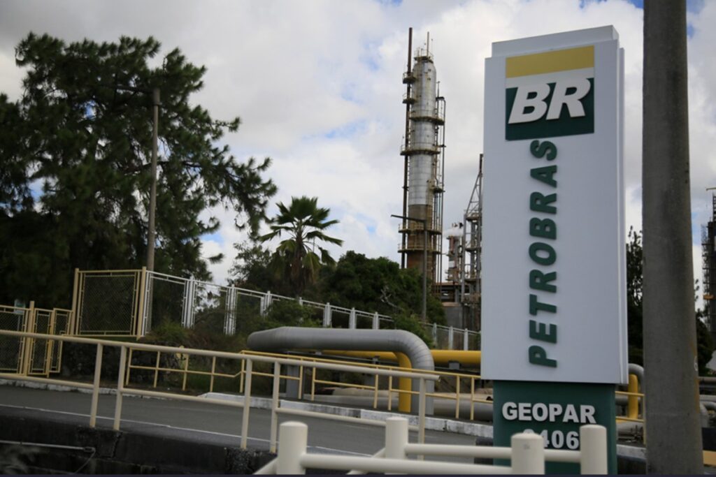 greve-na-petrobras:-13-dos-14-sindicatos-da-fup-aceitam-acordo