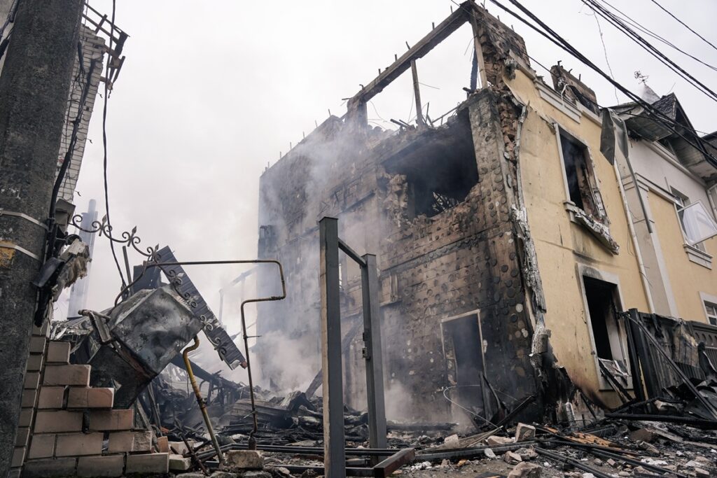 russia-ataca-kiev-as-vesperas-de-reuniao-de-trump-e-zelensky