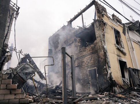 russia-ataca-kiev-as-vesperas-de-reuniao-de-trump-e-zelensky