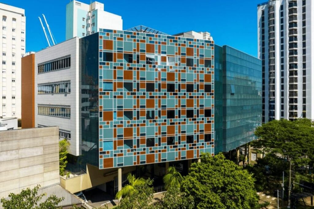 incendio-atinge-hospital-albert-einstein-em-sp.-pacientes-sao-retirados