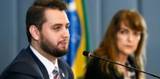 policia-federal-prende-filipe-martins,-condenado-pela-trama-golpista