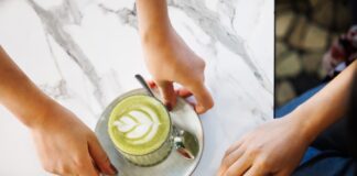 tchau,-cappuccino:-matcha-latte-virou-a-bebida-viral-de-2025