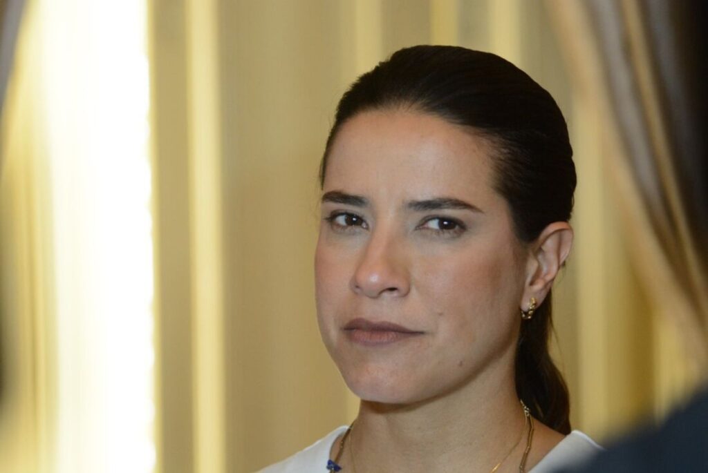 governadora-de-pe-cria-105-cargos-comissionados-e-evita-detalhar-custo