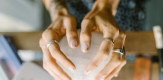 o-que-cada-signo-deve-fazer-para-deixar-mas-energias-em-2025