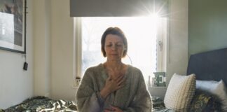 pioram-no-verao:-como-aliviar-as-ondas-de-calor-na-menopausa