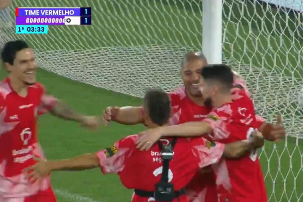 jogo-das-estrelas-tem-golaco-com-envolvimento-de-geracoes-do-flamengo