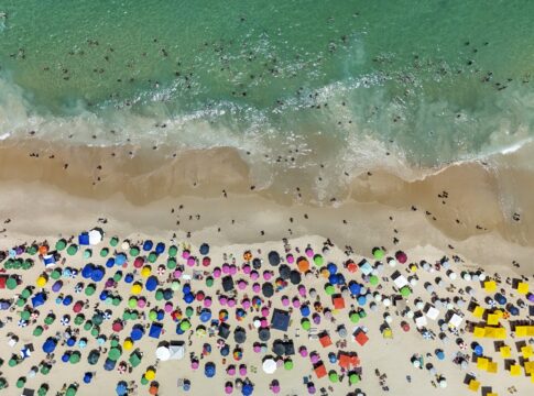 ferias-na-praia:-medicos-explicam-como-evitar-infeccoes-e-intoxicacao