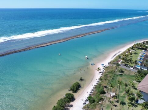 praia-no-nordeste-tem-a-maior-piscina-natural-da-america-latina