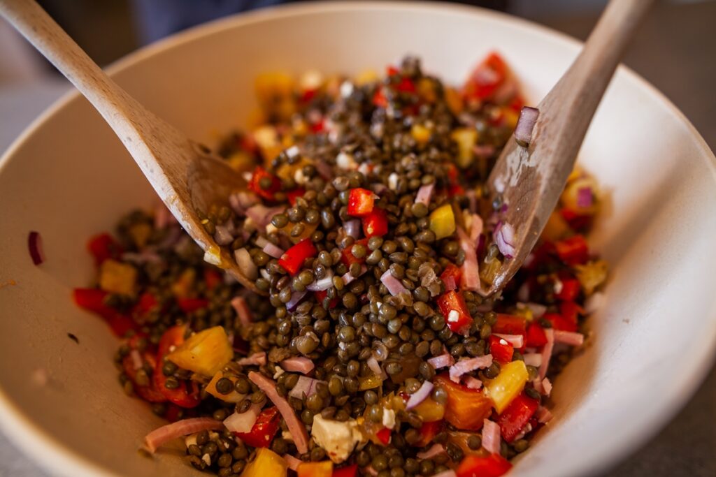 salada-de-lentilha-para-o-ano-novo:-leve,-colorida-e-cheia-de-sabor