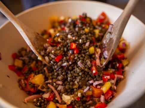 salada-de-lentilha-para-o-ano-novo:-leve,-colorida-e-cheia-de-sabor