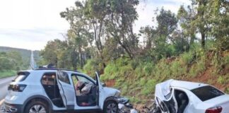 batida-entre-2-carros-mata-5-pessoas-na-br-040,-incluindo-2-criancas