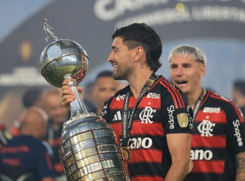 retrospectiva:-tetra-do-flamengo-na-libertadores-marca-mes-de-novembro