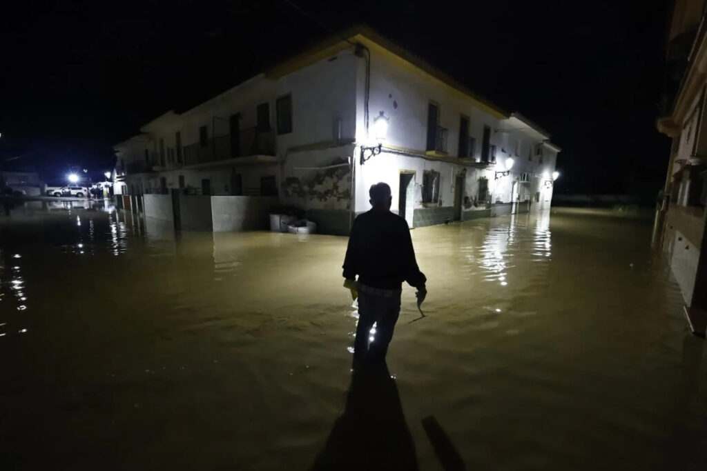 enchente-em-area-turistica-da-espanha-deixa-1-morto-e-2-desaparecidos