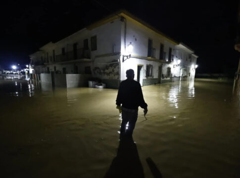 enchente-em-area-turistica-da-espanha-deixa-1-morto-e-2-desaparecidos