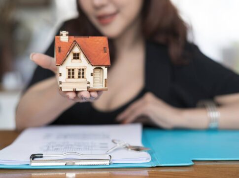 igp-m:-indice-usado-para-reajustar-alugueis-fecha-2025-em-queda