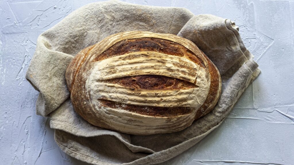 pao-de-dobra-artesanal-com-casca-crocante-e-miolo-macio