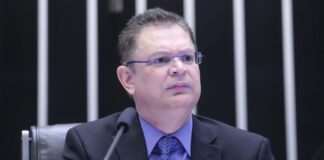 sostenes-deve-abrir-mao-do-senado-e-ficar-na-lideranca-do-pl-na-camara