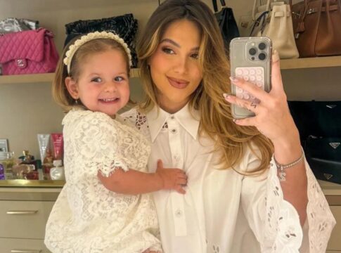 fa-de-virginia-tatua-nome-de-maria-flor-no-braco;-veja-foto