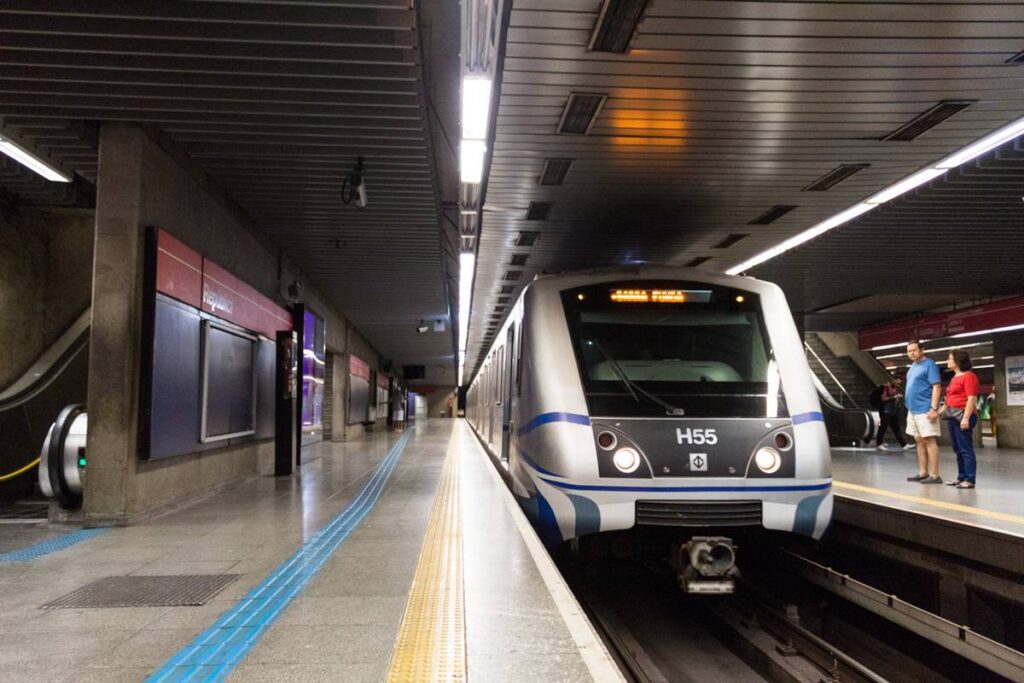 tarcisio-aumenta-tarifa-de-metro-e-trens-a-partir-de-6/1-em-sp.-veja