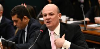 oposicao-“rompe”-recesso-para-pressionar-congresso-contra-moraes