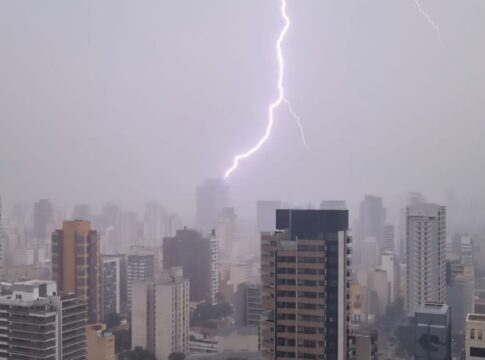 cidade-de-sao-paulo-entra-em-atencao-para-alagamentos-apos-tempestade