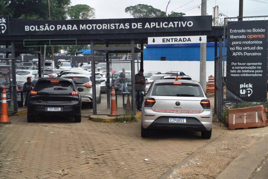 “troco-a-virada-por-grana”:-como-sera-o-ano-novo-de-motoristas-de-app