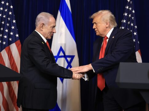 trump-fala-em-perdao-a-netanyahu,-ameaca-ira-e-recebe-premio-israel