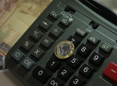 estoque-da-divida-publica-federal-chega-a-r$-8,48-trilhoes-em-novembro