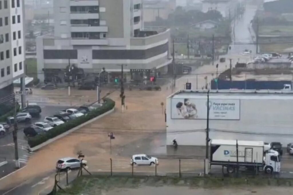 fortes-chuvas-levam-5-cidades-de-sc-a-decretar-situacao-de-emergencia
