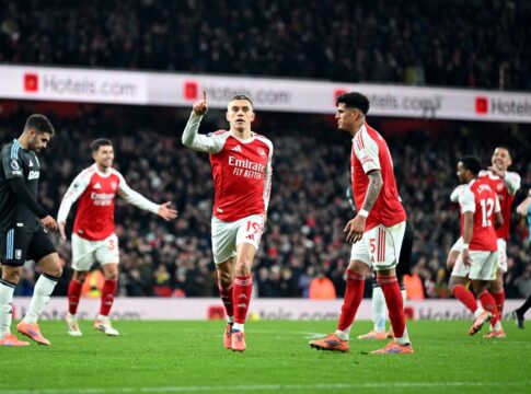 premier-league:-arsenal-vence-e-ve-rivais-tropecarem.-veja-resultados