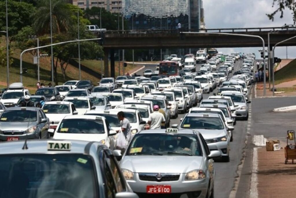 corrida-pelo-bilhao!-mais-de-600-taxistas-fazem-bolao-da-mega-sena