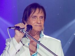 video:-roberto-carlos-se-exalta-com-fotografos-em-show-no-rj