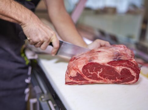 china-aplicara-tarifa-de-55%-sobre-a-carne-brasileira-a-partir-de-1o/1