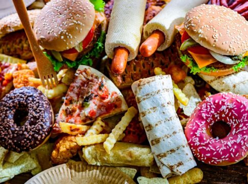 ultraprocessados-podem-afetar-o-intestino-e-acendem-alerta-alimentar