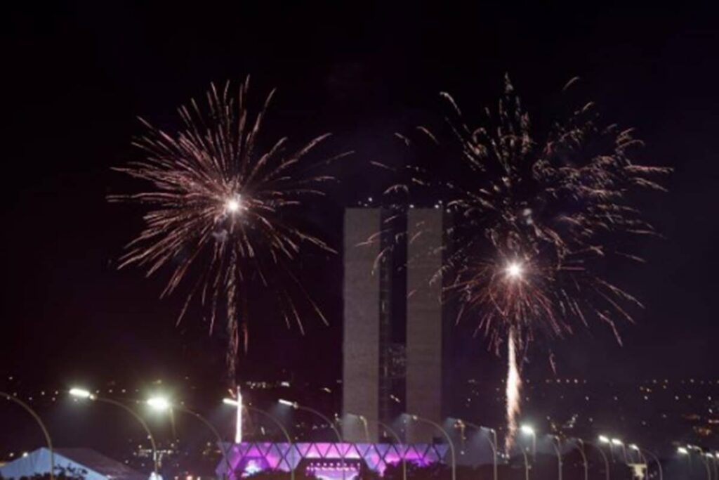 ao-menos-30-mil-pessoas-sao-esperadas-para-o-reveillon-na-esplanada