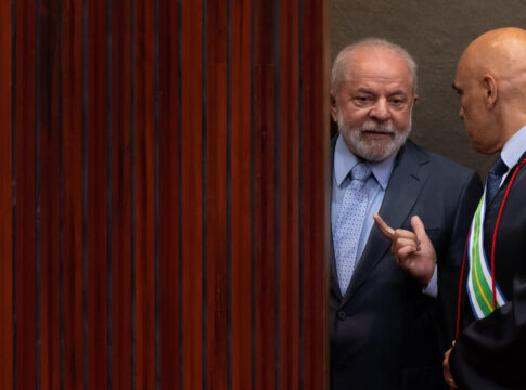 financial-times-aponta-lula-como-favorito-para-eleicoes-de-2026