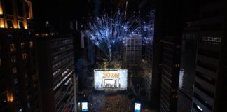 ano-novo:-maratona-de-14-horas-de-shows-leva-milhares-a-paulista