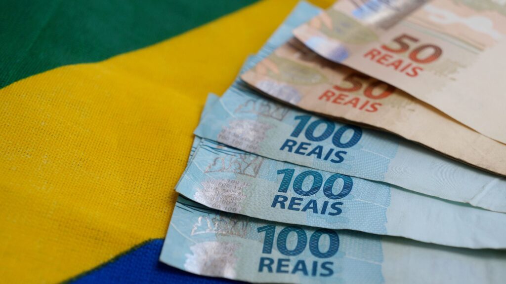 ao-manual-de-hostilidades-tributarias-(por-everardo-maciel)