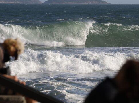 defesa-civil-confirma-manutencao-do-alerta-de-ressaca-em-praias-do-rio